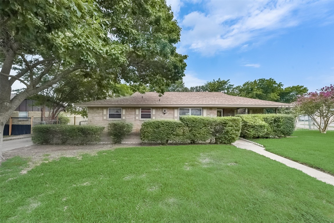 105 N Valley Street Red Oak TX 75154