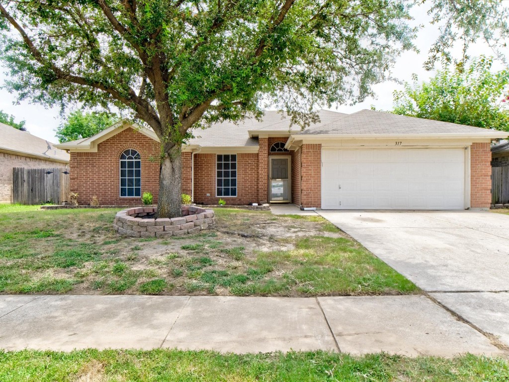 317 Willowstone Trail Saginaw TX 76179