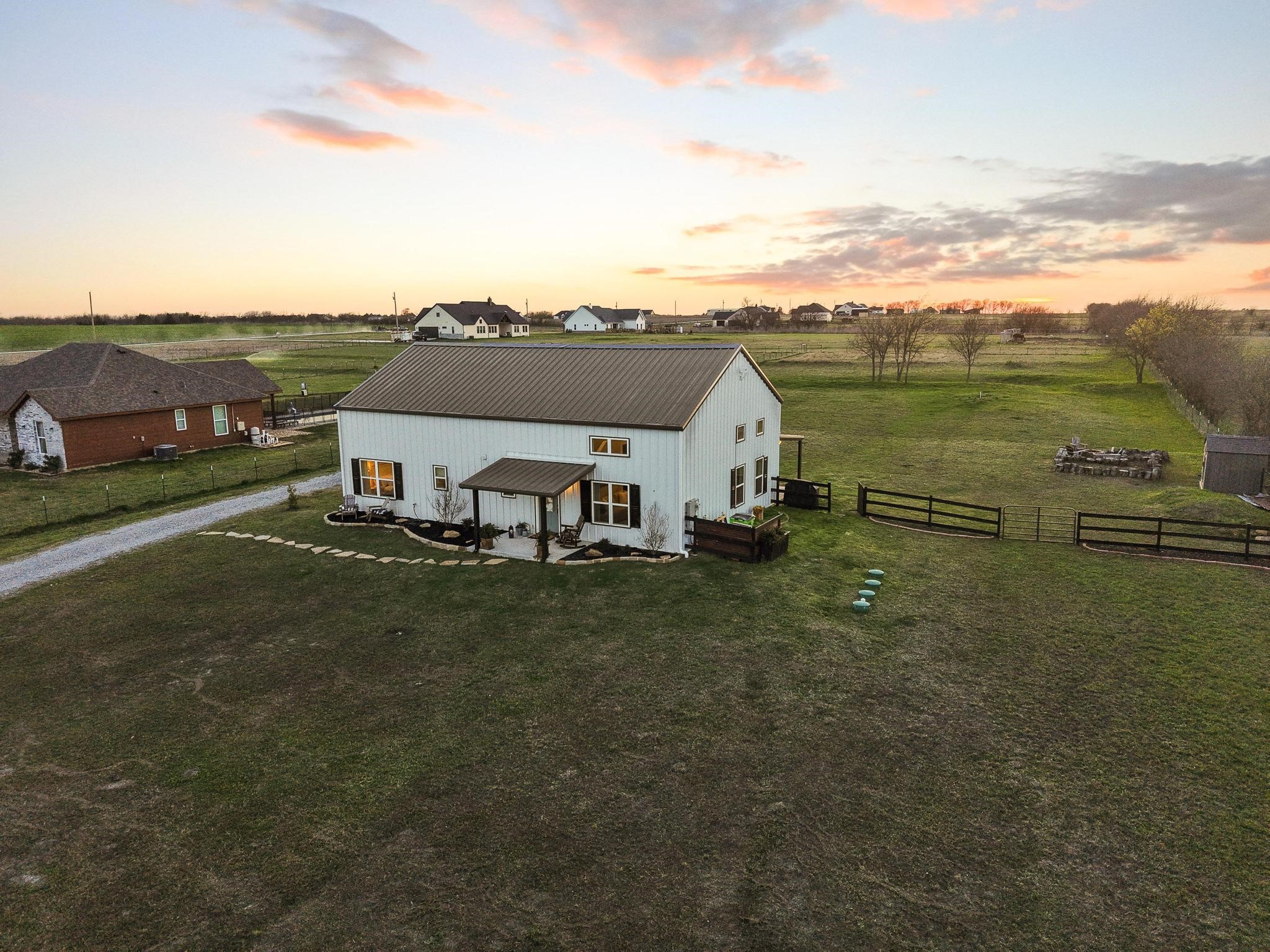 5828 County Road 1093 Celeste TX 75423