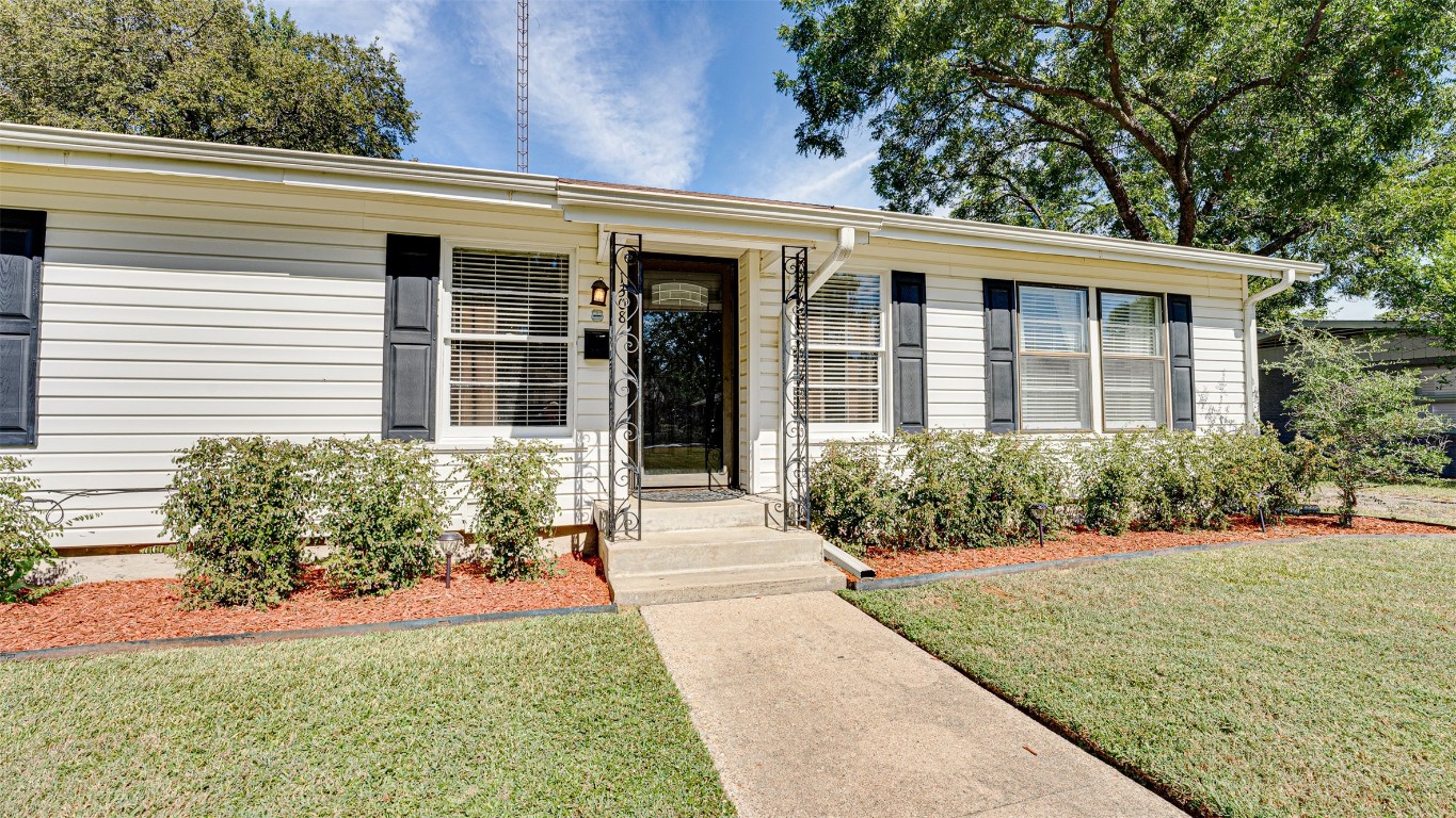 1308 Ficklin Avenue Corsicana TX 75110