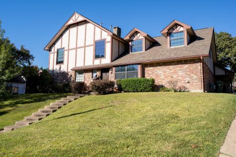 2102 Carmel Court Arlington TX 76012