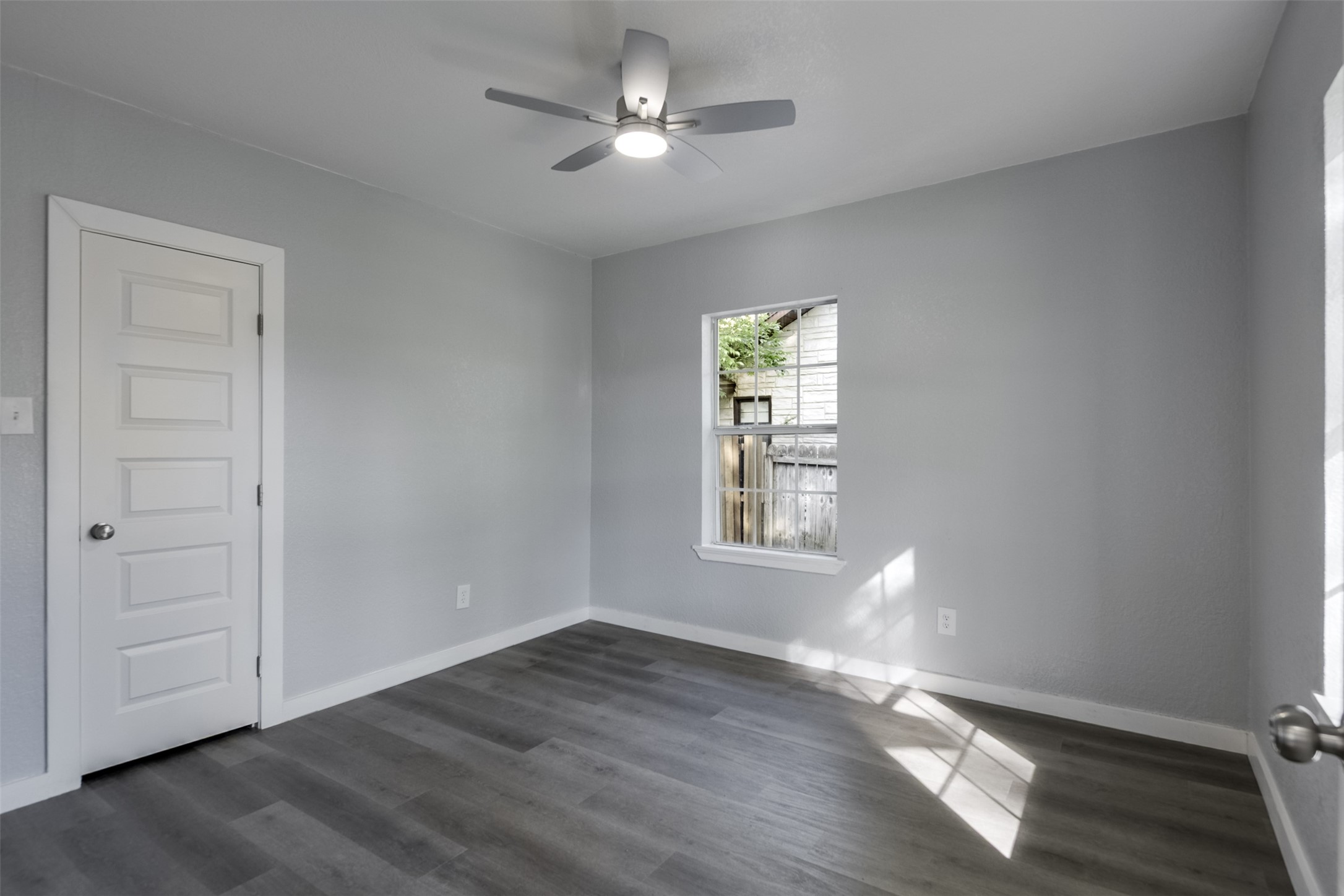 1507 N Preston Street Ennis TX 75119