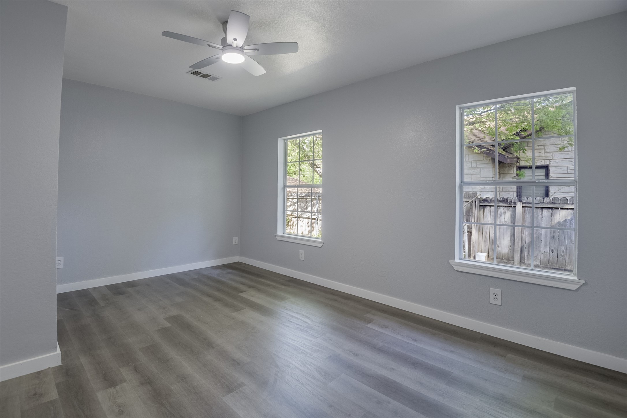 1507 N Preston Street Ennis TX 75119