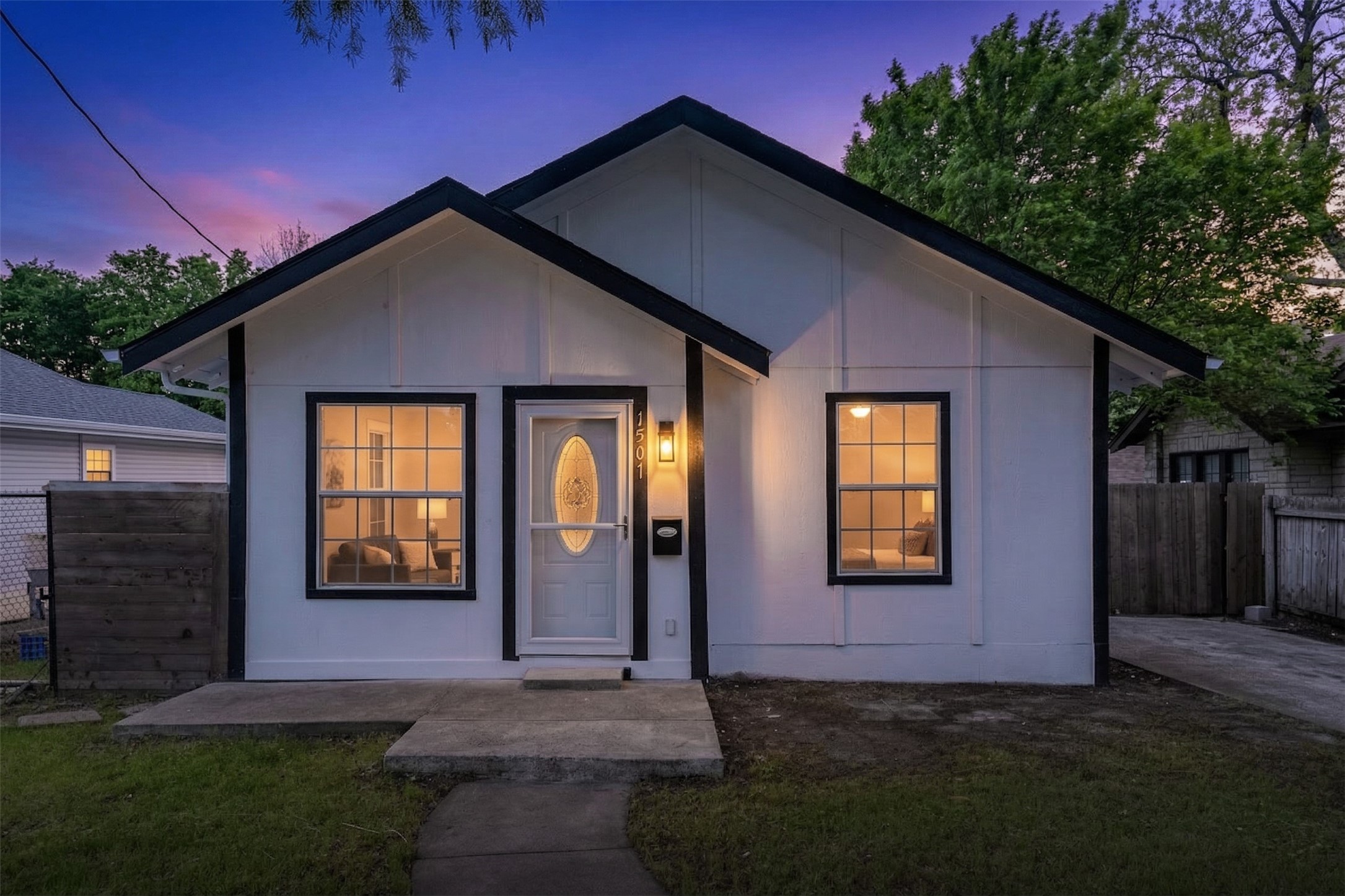 1507 N Preston Street Ennis TX 75119