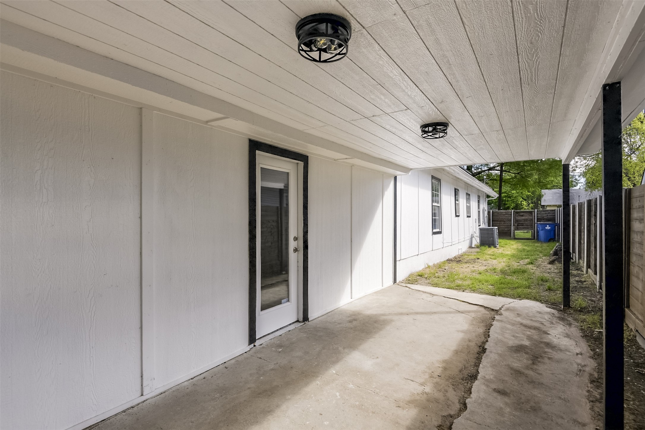 1507 N Preston Street Ennis TX 75119