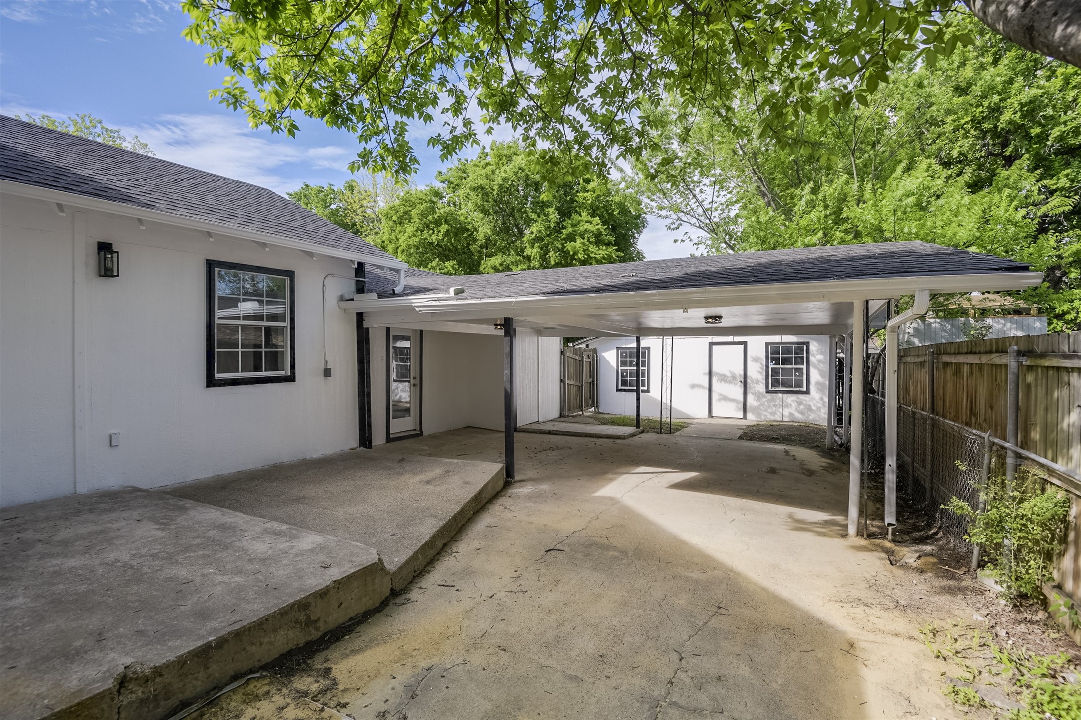 1507 N Preston Street Ennis TX 75119