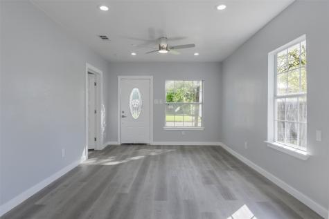 1507 N Preston Street Ennis TX 75119