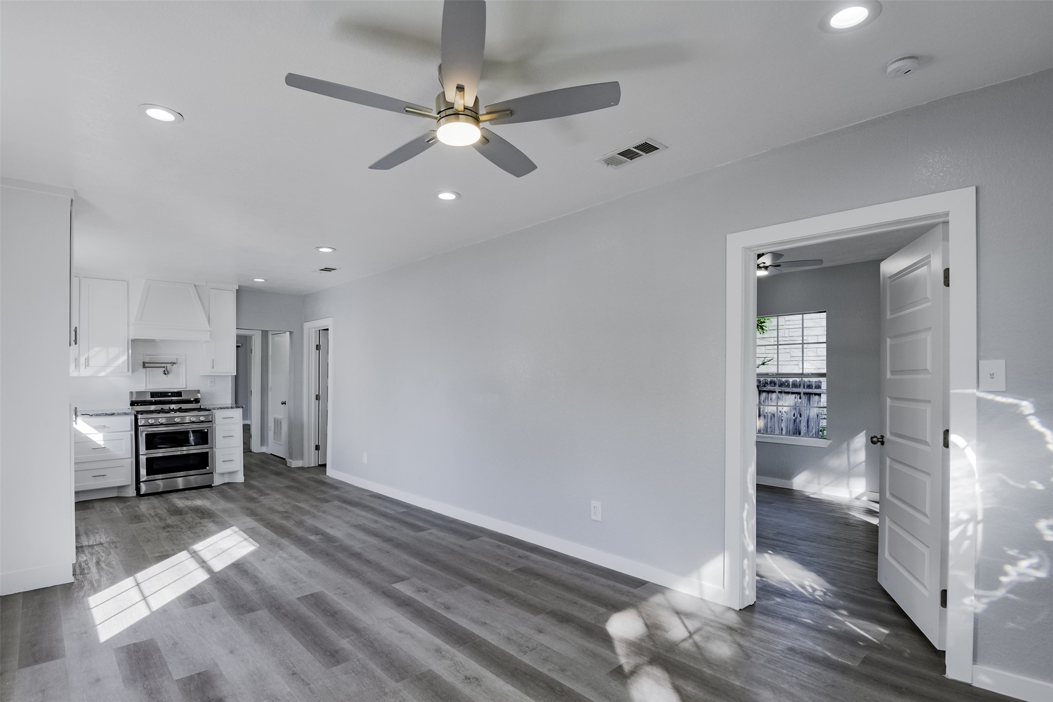 1507 N Preston Street Ennis TX 75119