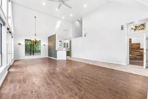 240 Palo Duro Scroggins TX 75480