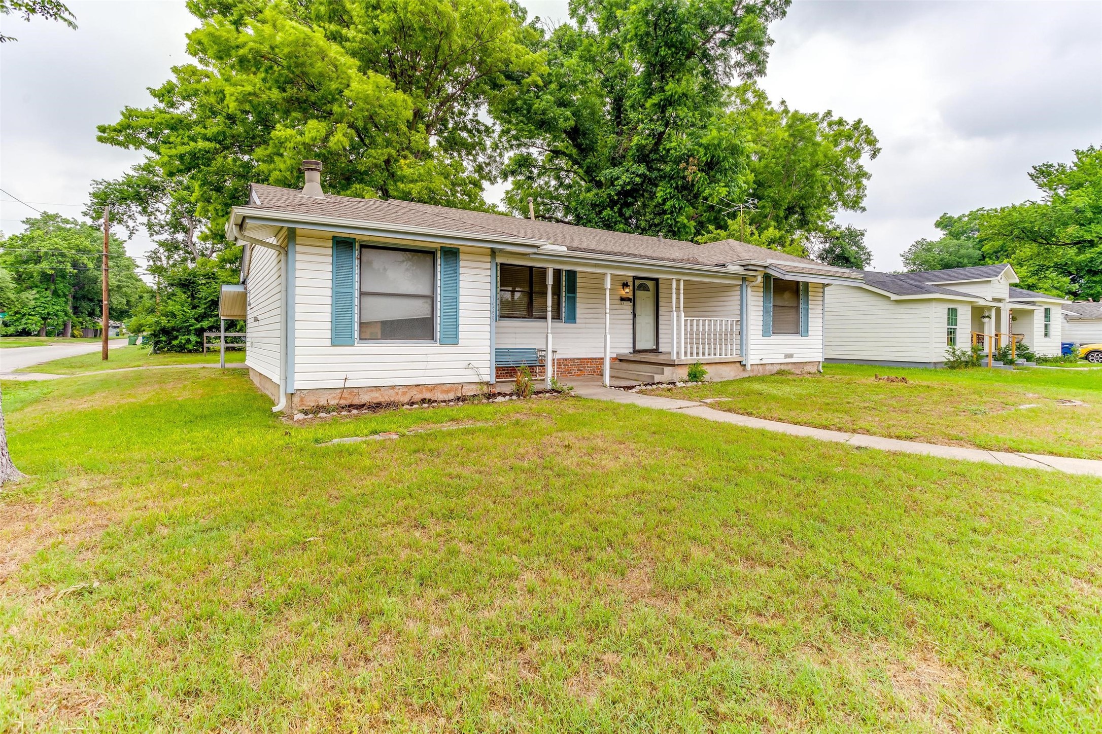 1549 Lakeside Drive Garland TX 75042