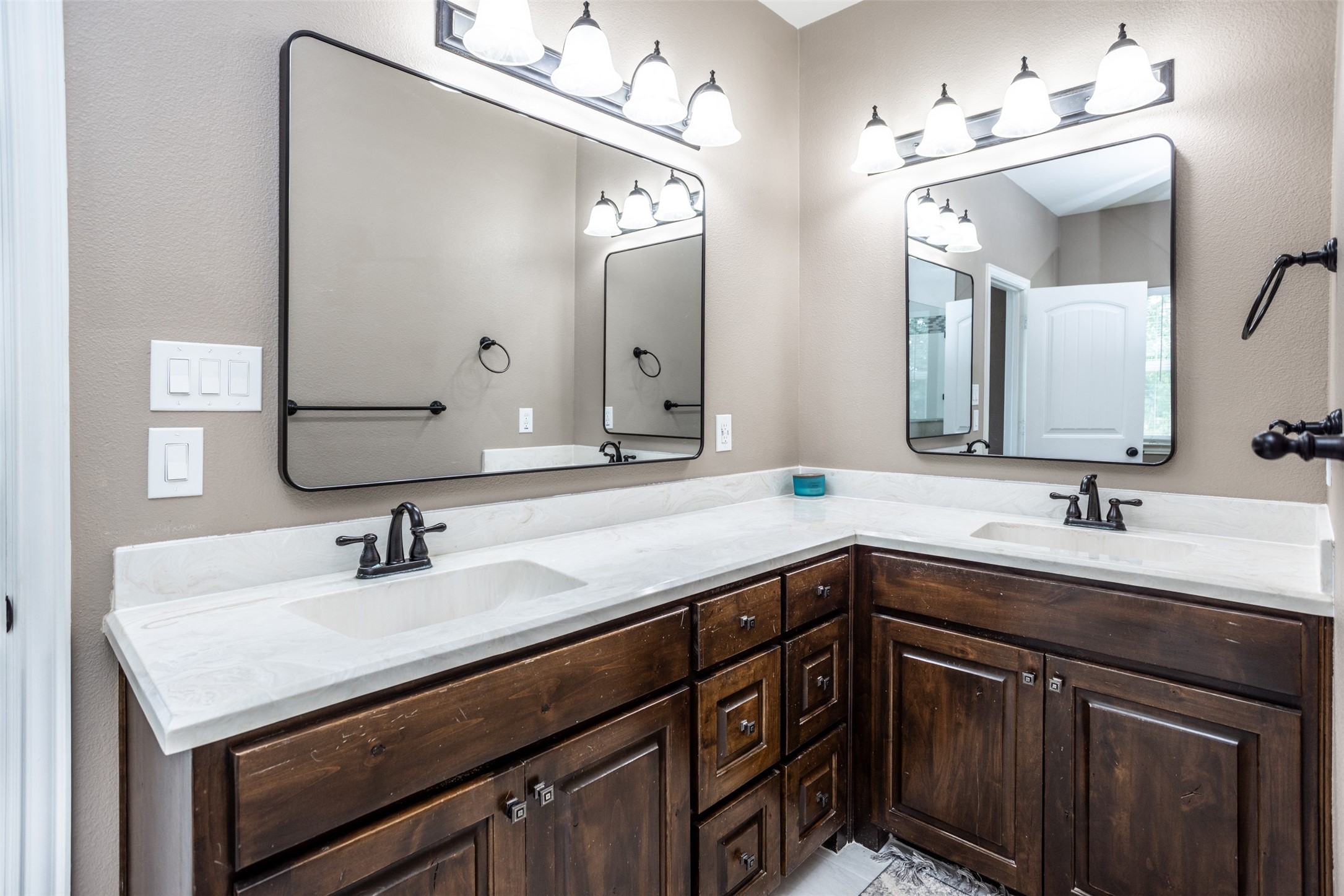 11210 Lakecrest Drive Sanger TX 76266
