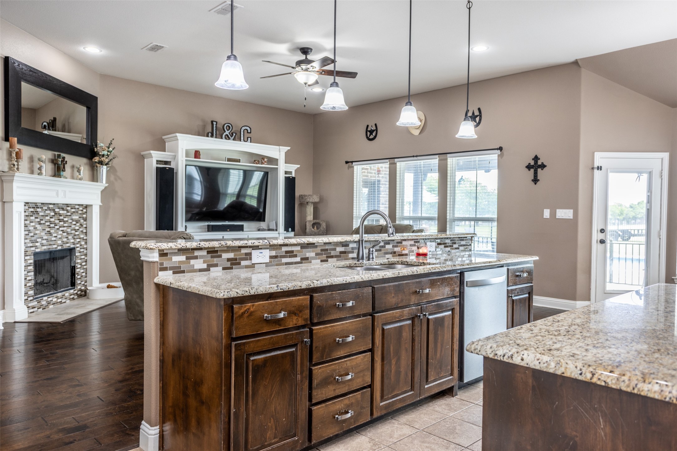 11210 Lakecrest Drive Sanger TX 76266