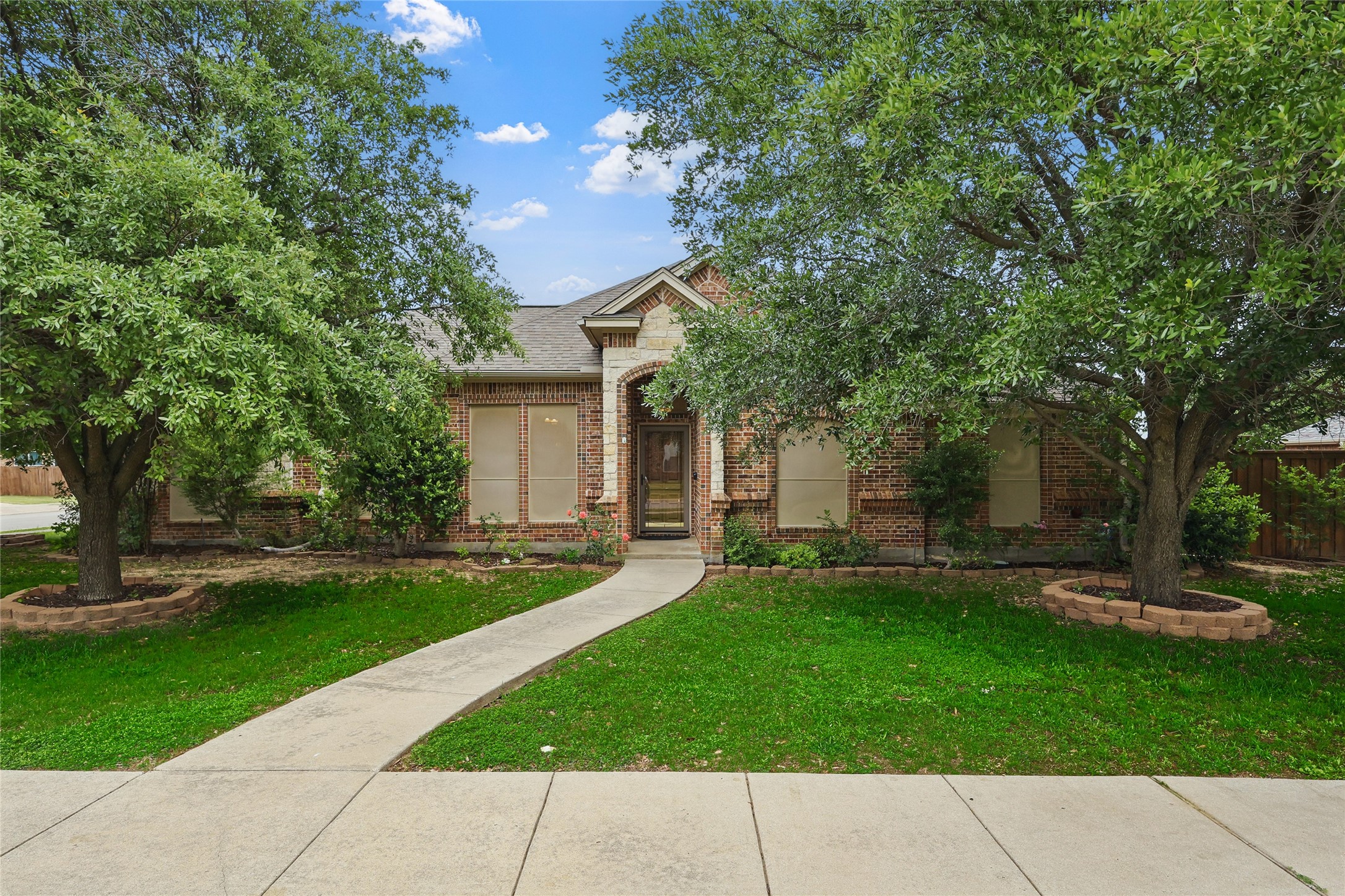 1020 Diane Street Aubrey TX 76227