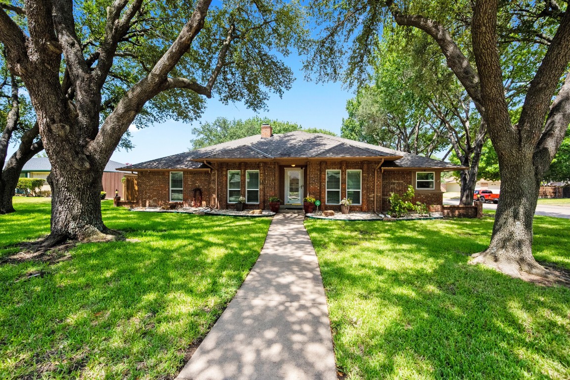 2421 Pecan Drive Grand Prairie TX 75050