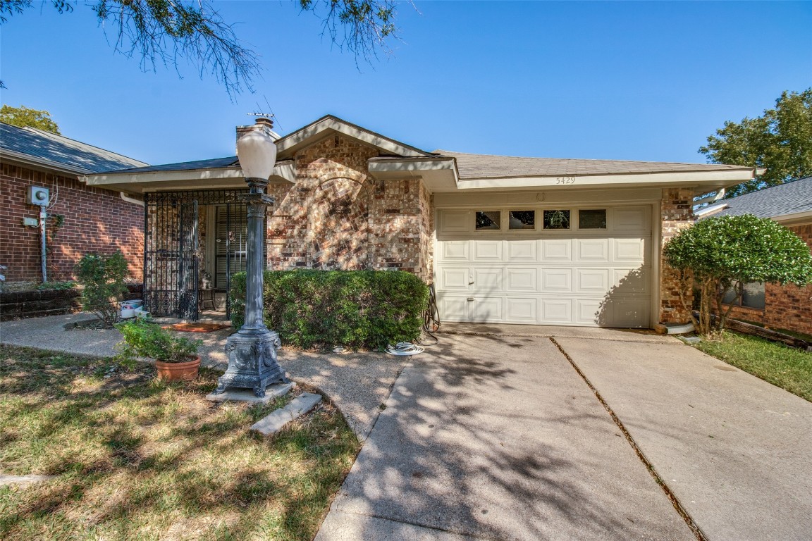 5429 Knollridge Drive Garland TX 75043