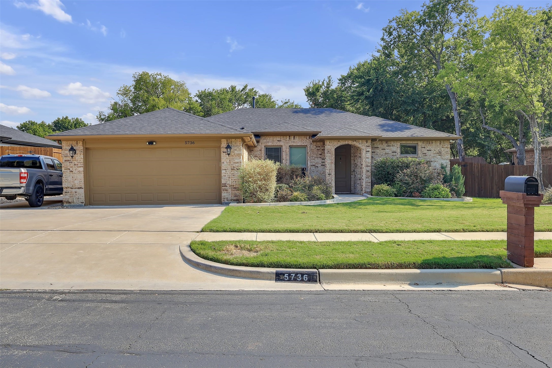 5736 Bonnie Drive Watauga TX 76148