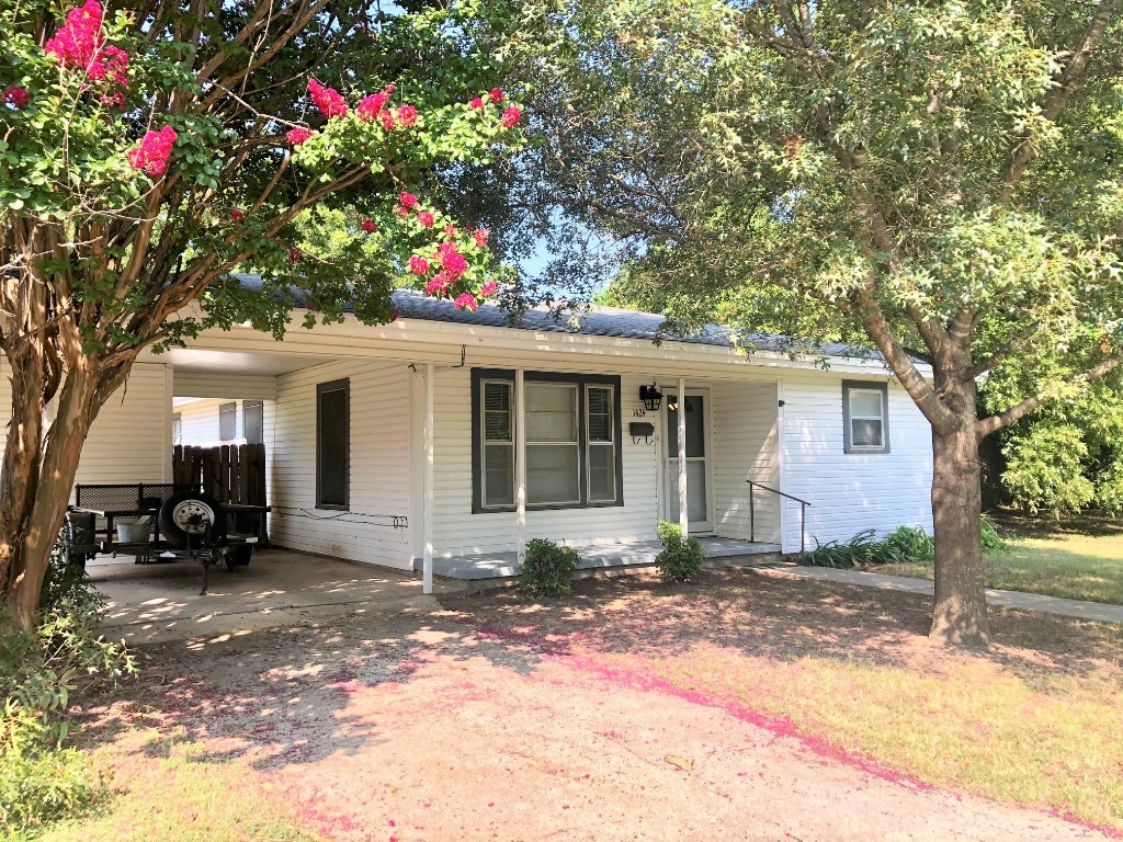 1424 N Mccart Street Stephenville TX 76401