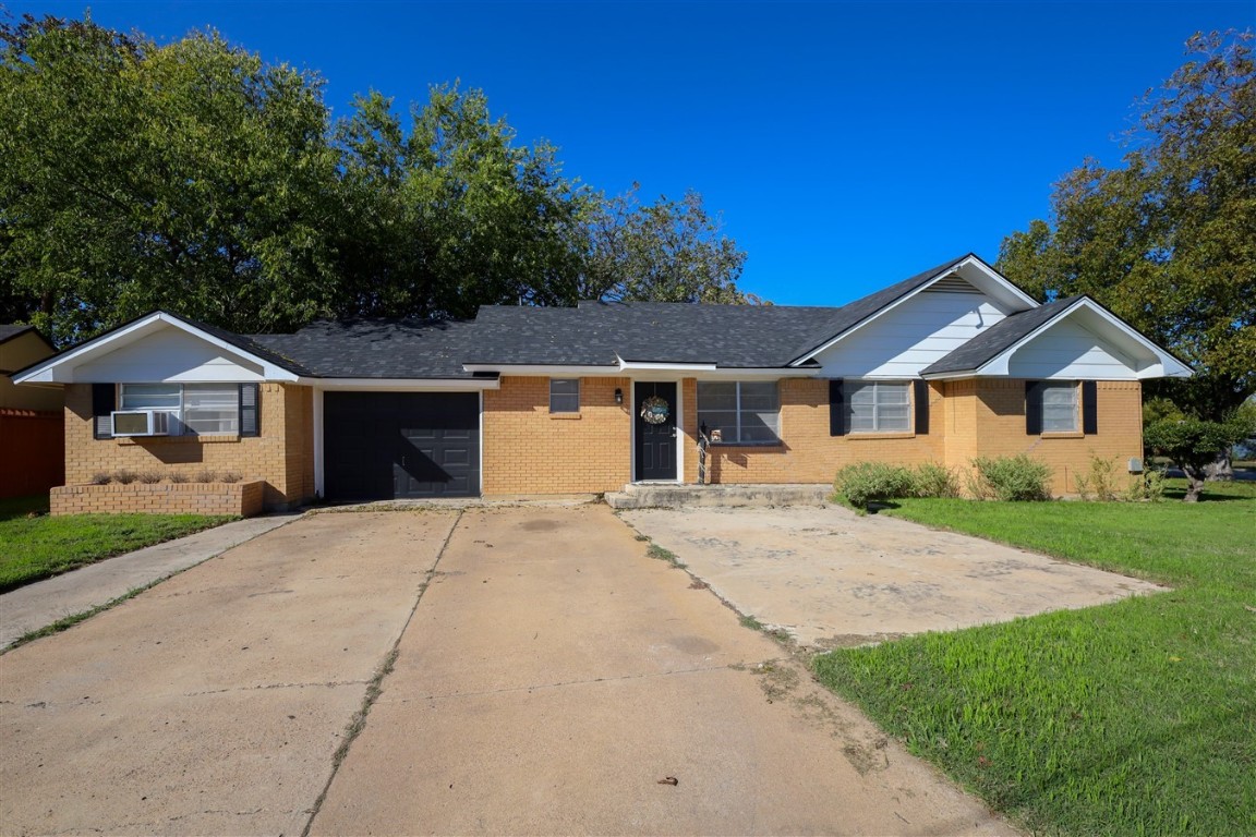 2621 Vine Street Brownwood TX 76801