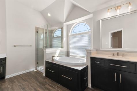800 Beckington Drive Shady Shores TX 76208