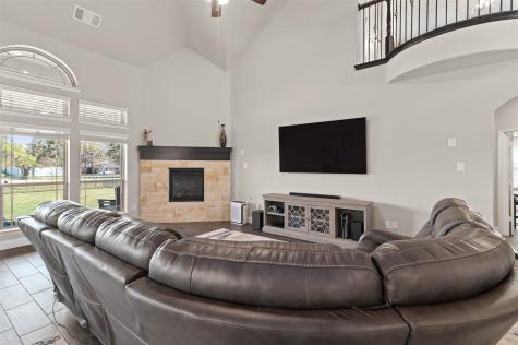 800 Beckington Drive Shady Shores TX 76208