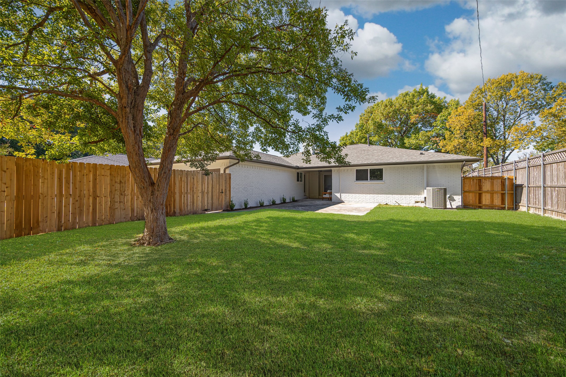 12130 Lochwood Boulevard Dallas TX 75218
