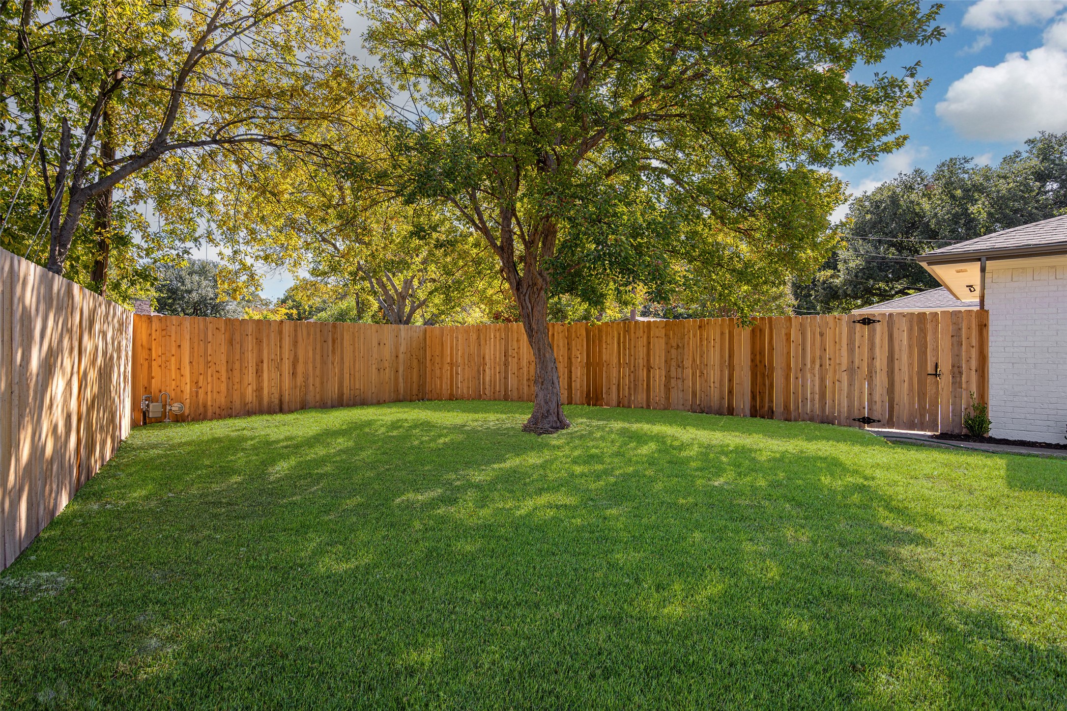 12130 Lochwood Boulevard Dallas TX 75218