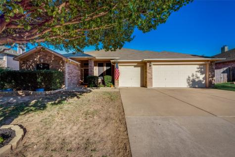 712 Madeline Court Azle TX 76020