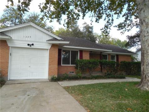 1229 Mcdonald Drive Garland TX 75041