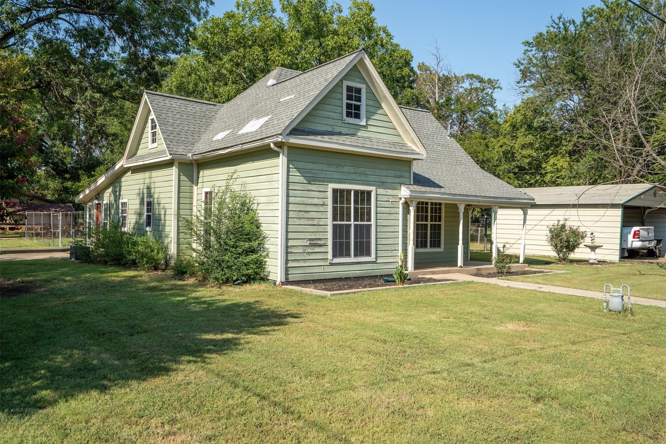 801 E Main Street Tioga TX 76271