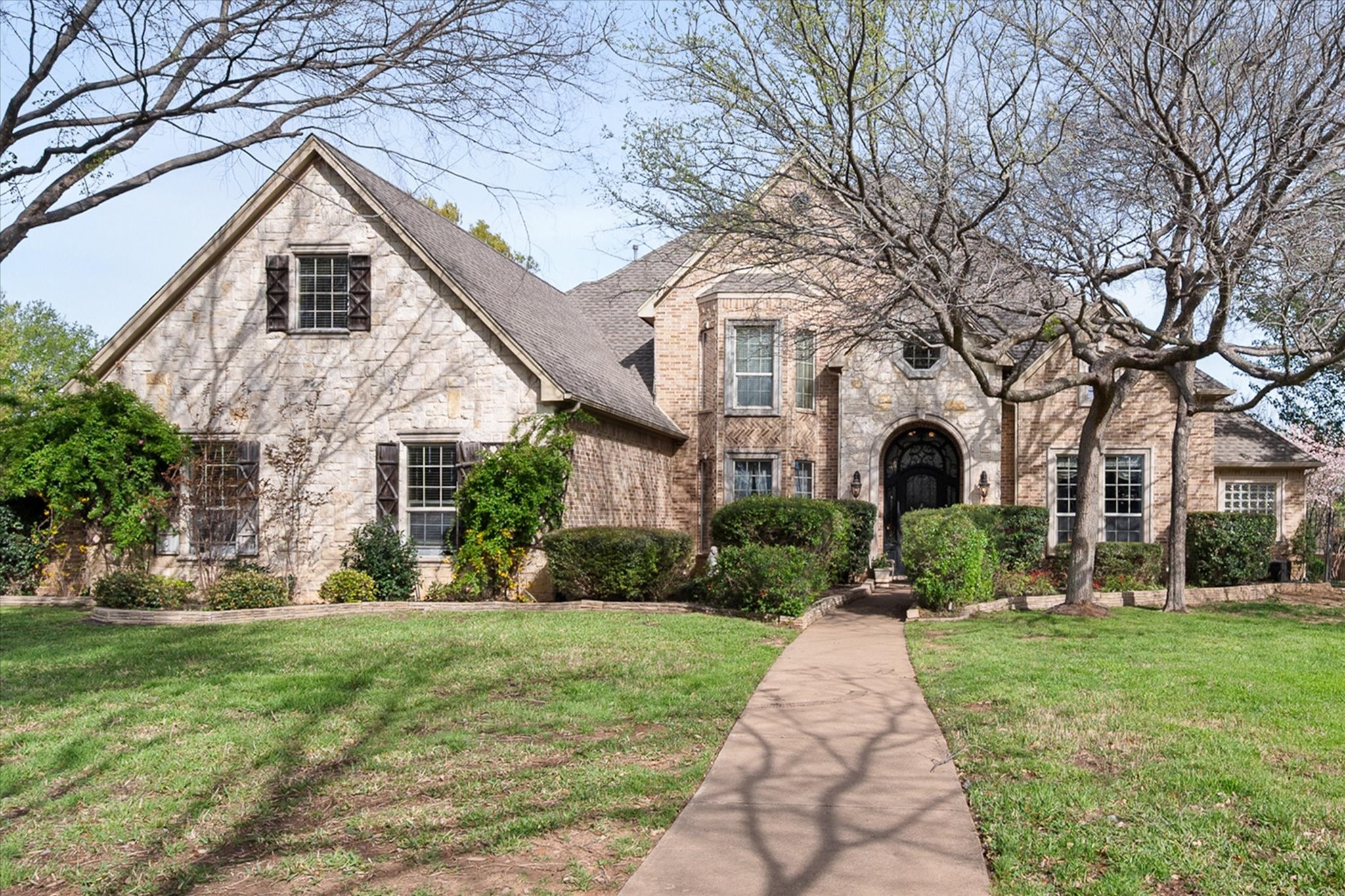 2703 Katherine Court Dalworthington Gardens TX 76016