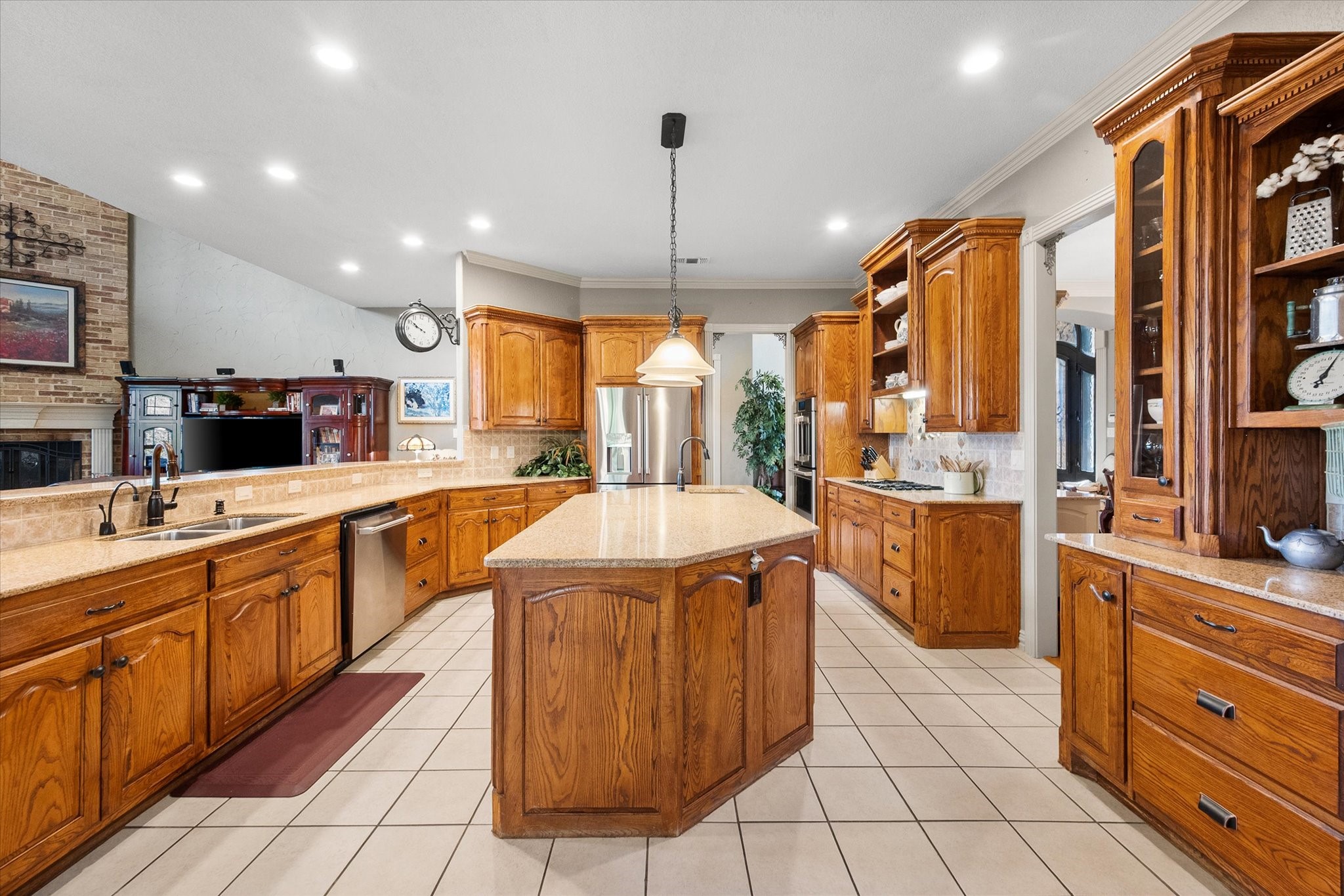 2703 Katherine Court Dalworthington Gardens TX 76016