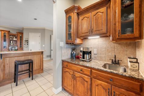 2703 Katherine Court Dalworthington Gardens TX 76016