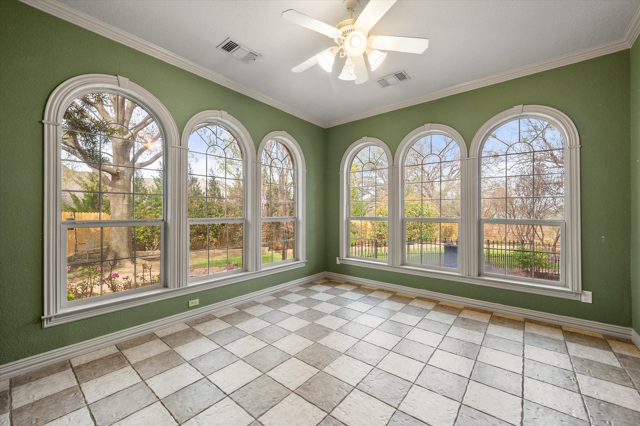 2703 Katherine Court Dalworthington Gardens TX 76016