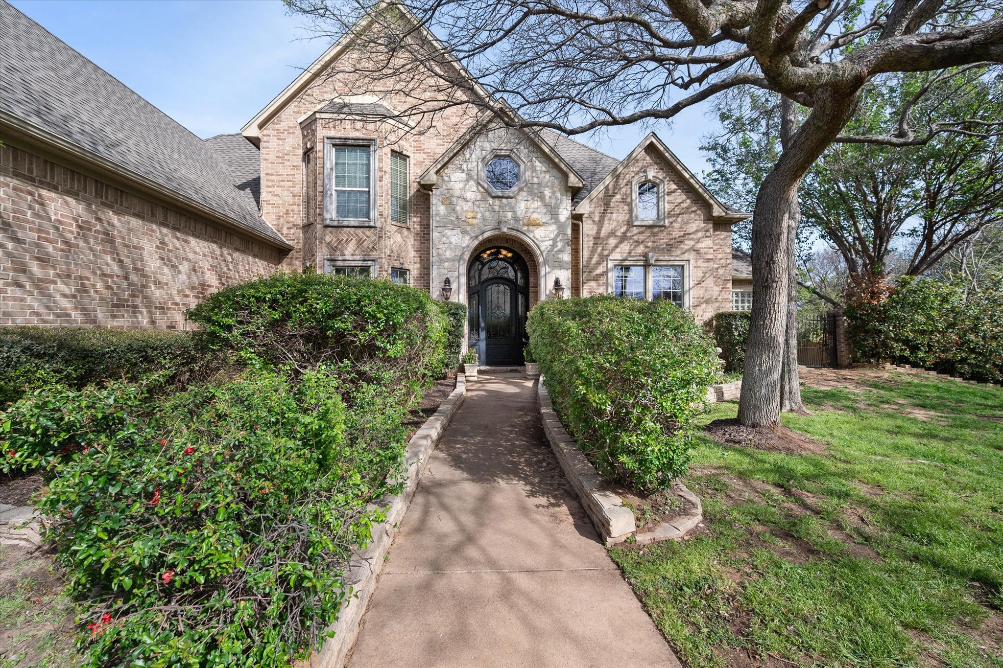 2703 Katherine Court Dalworthington Gardens TX 76016
