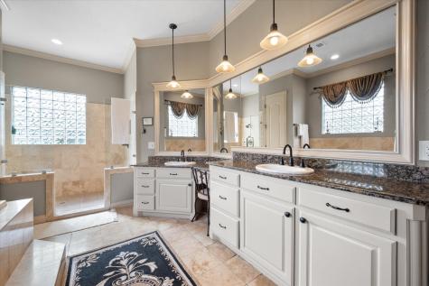 2703 Katherine Court Dalworthington Gardens TX 76016