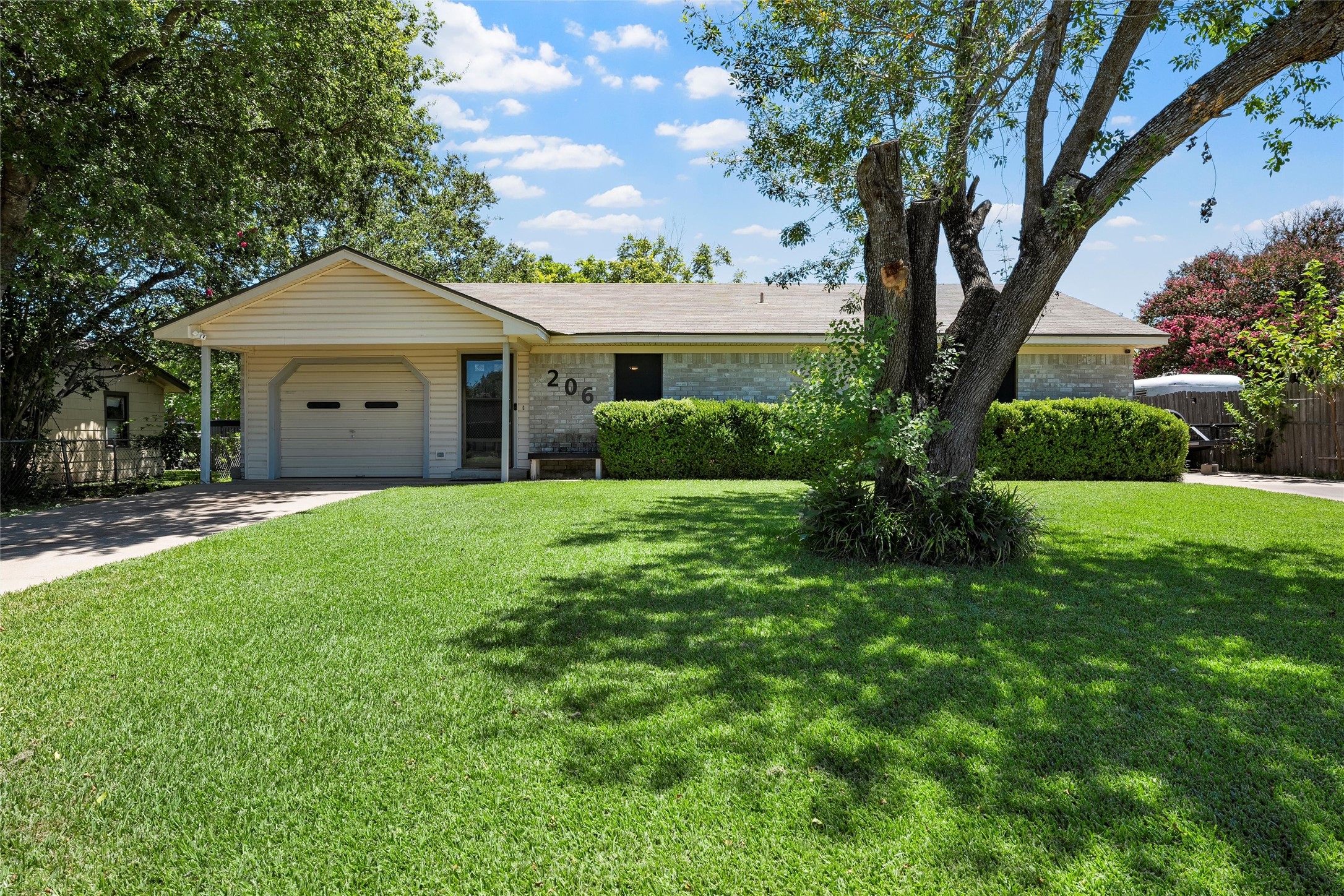 206 W Foster Drive Robinson TX 76706