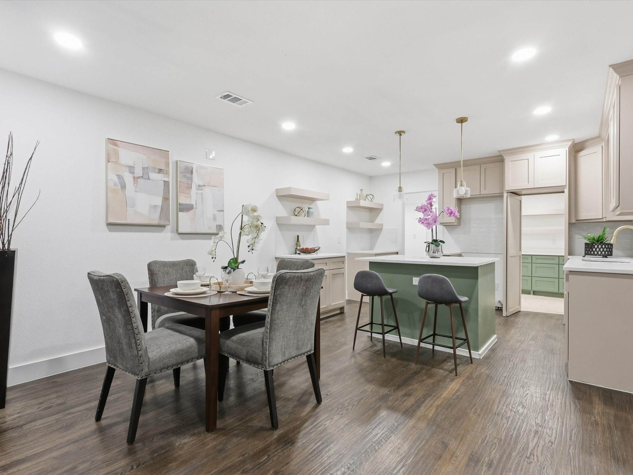 6624 Reeves Street Richland Hills TX 76118