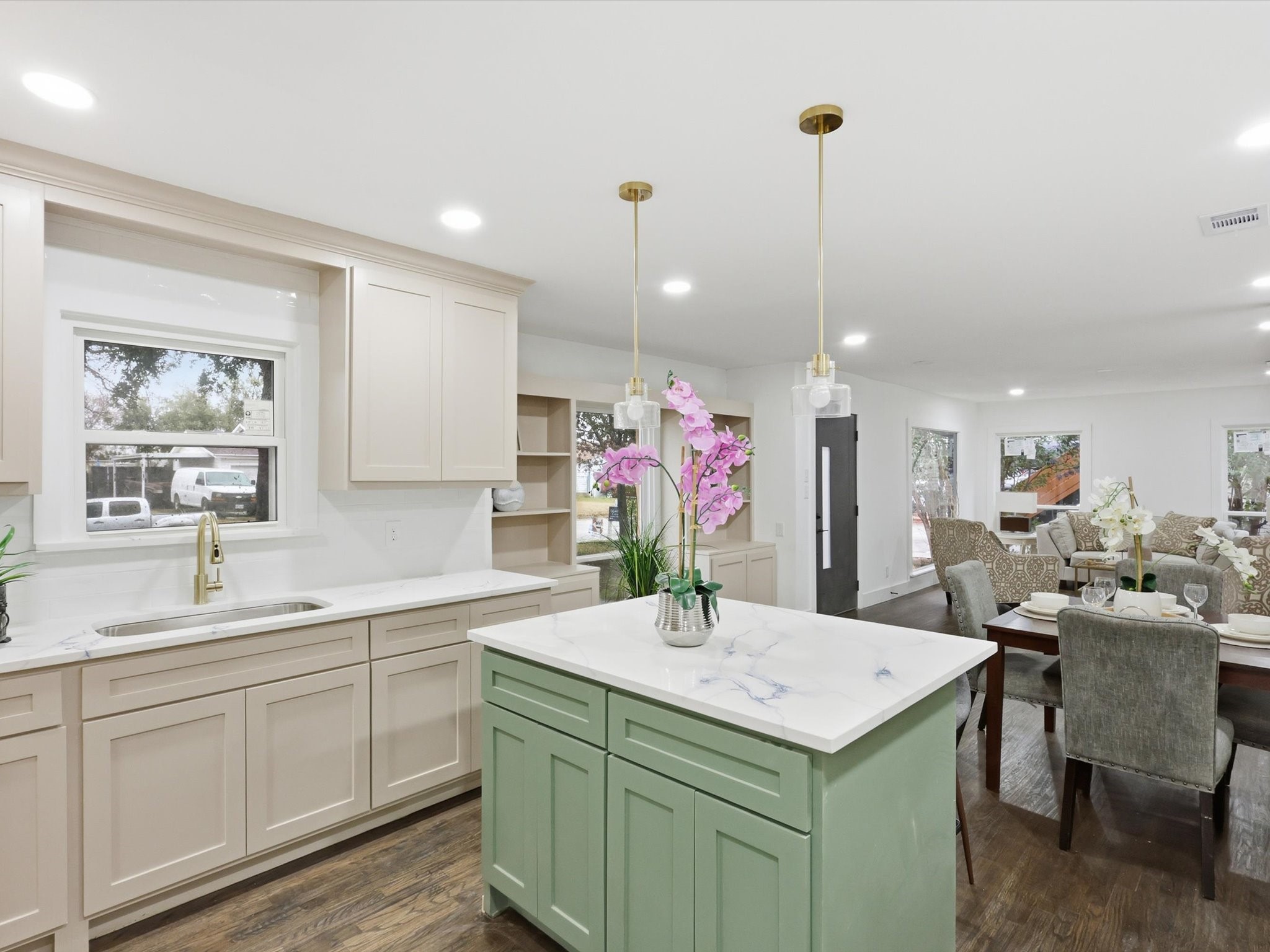 6624 Reeves Street Richland Hills TX 76118