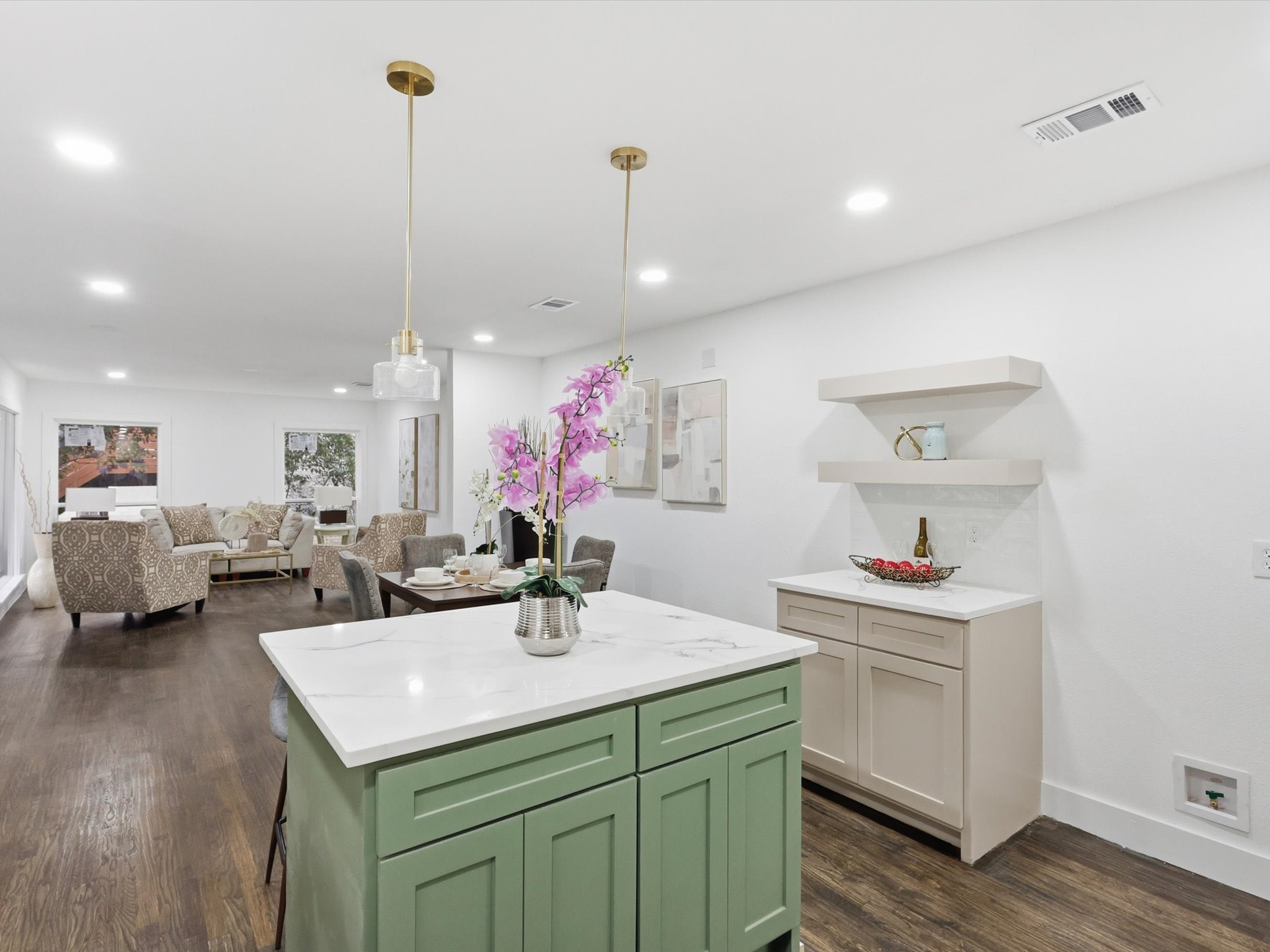 6624 Reeves Street Richland Hills TX 76118