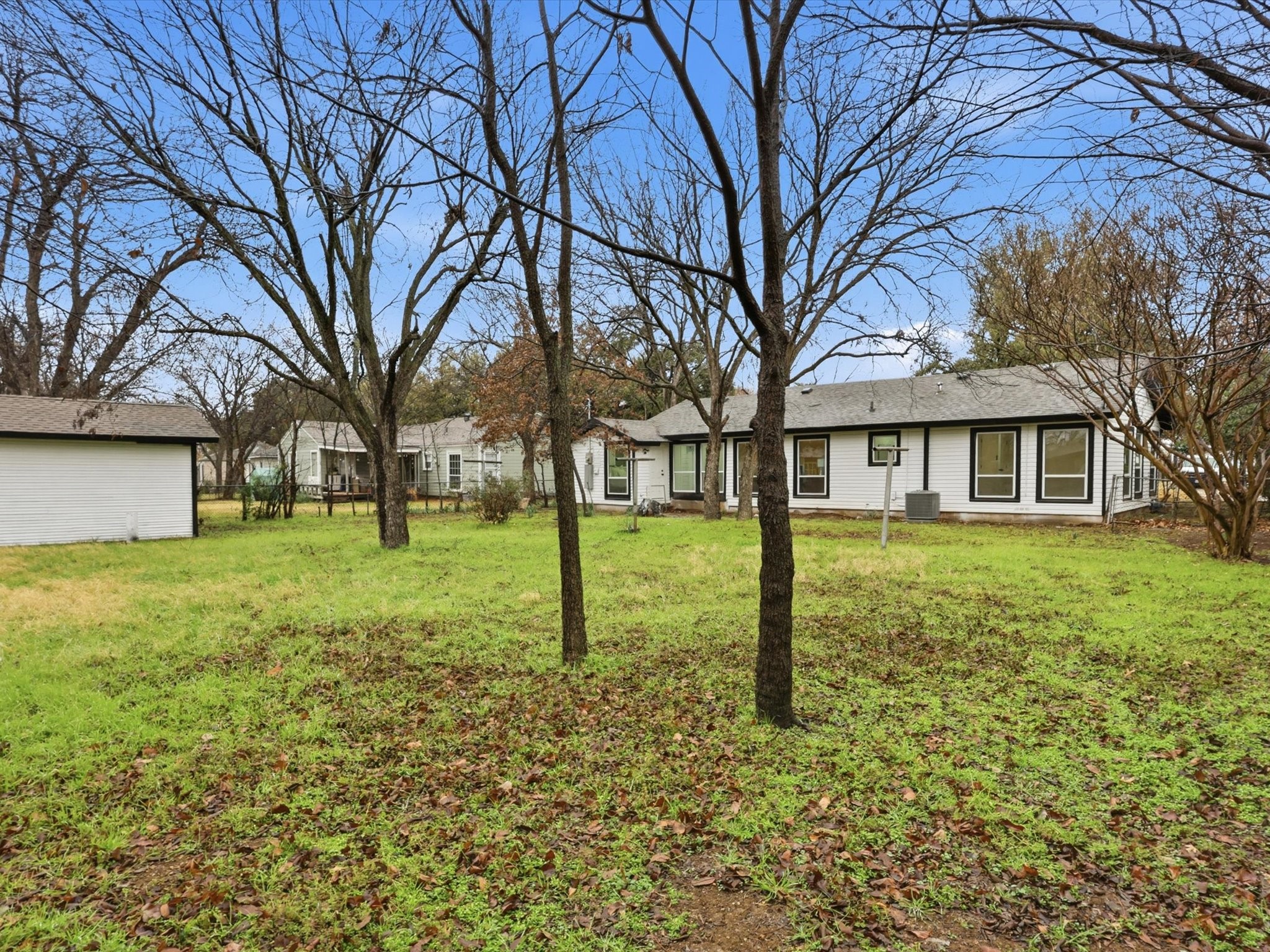 6624 Reeves Street Richland Hills TX 76118