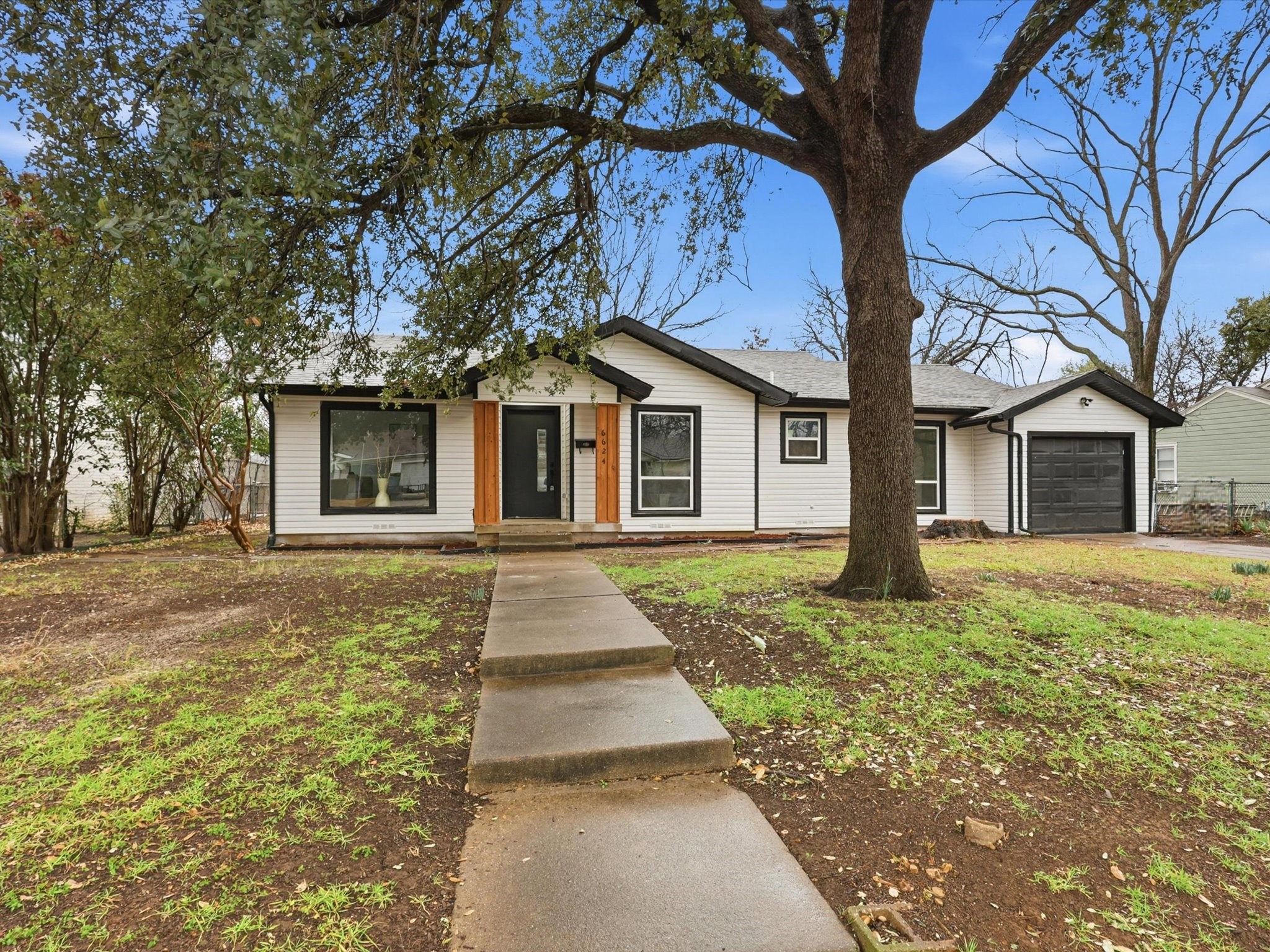 6624 Reeves Street Richland Hills TX 76118