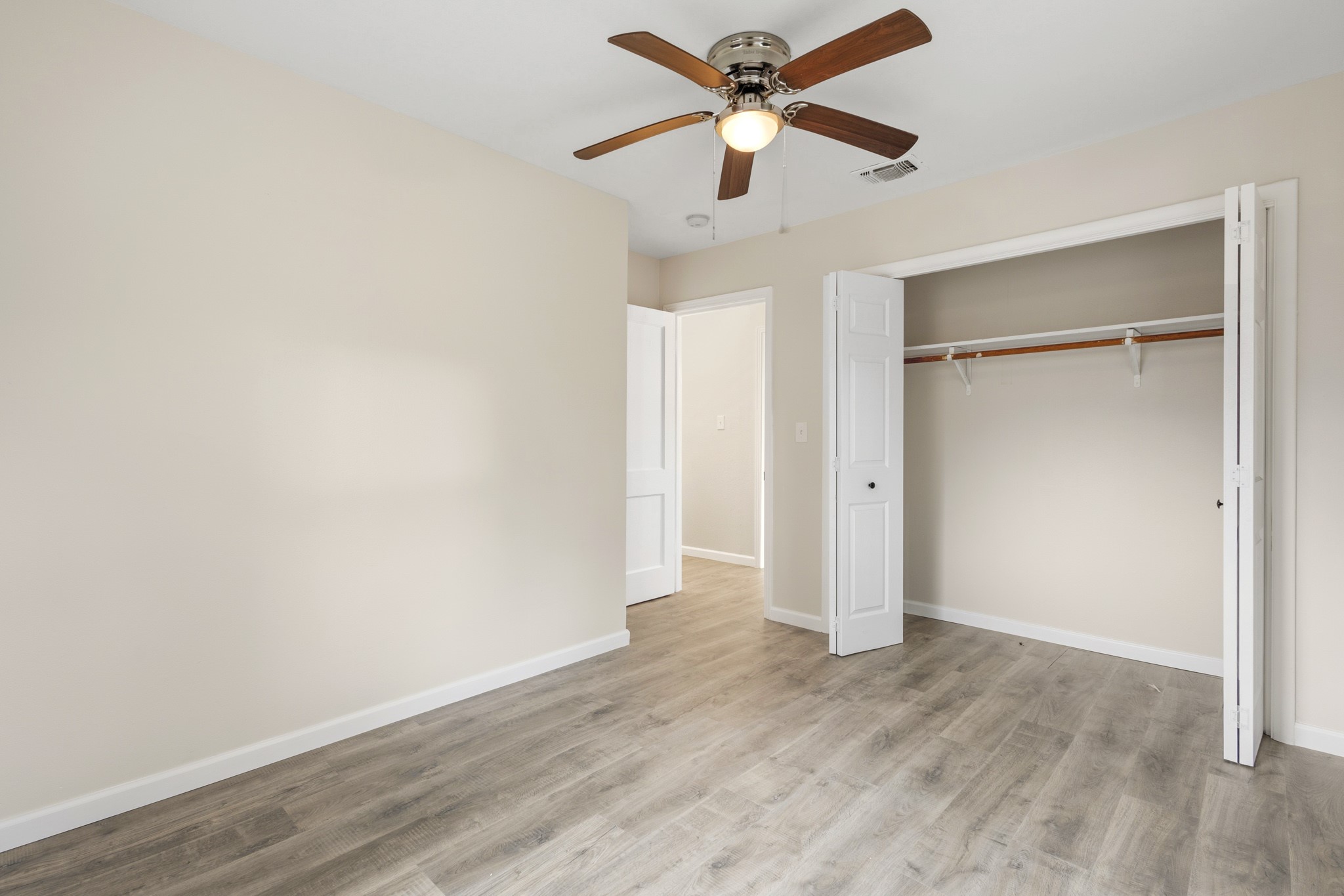 301 Meadowbrook Drive Arlington TX 76010