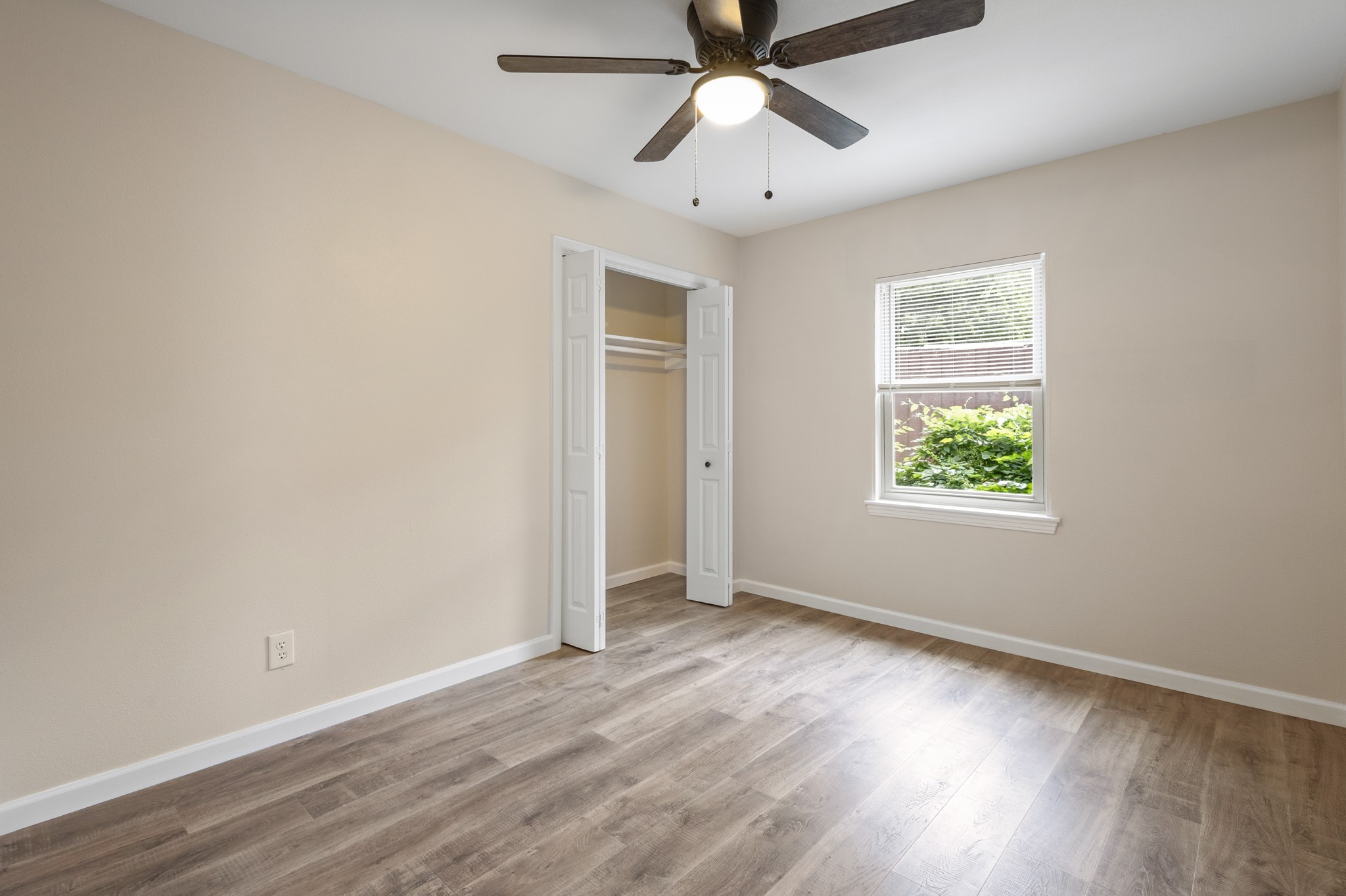 301 Meadowbrook Drive Arlington TX 76010