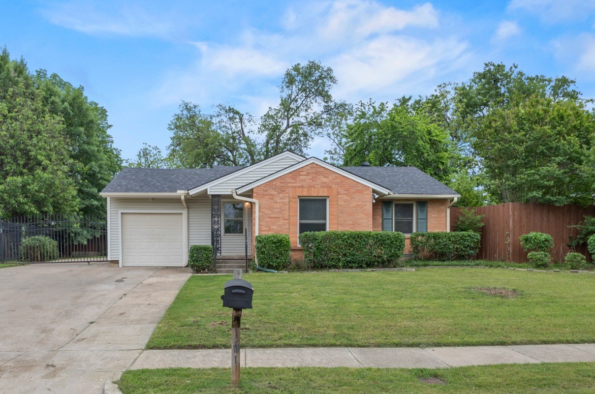 301 Meadowbrook Drive Arlington TX 76010