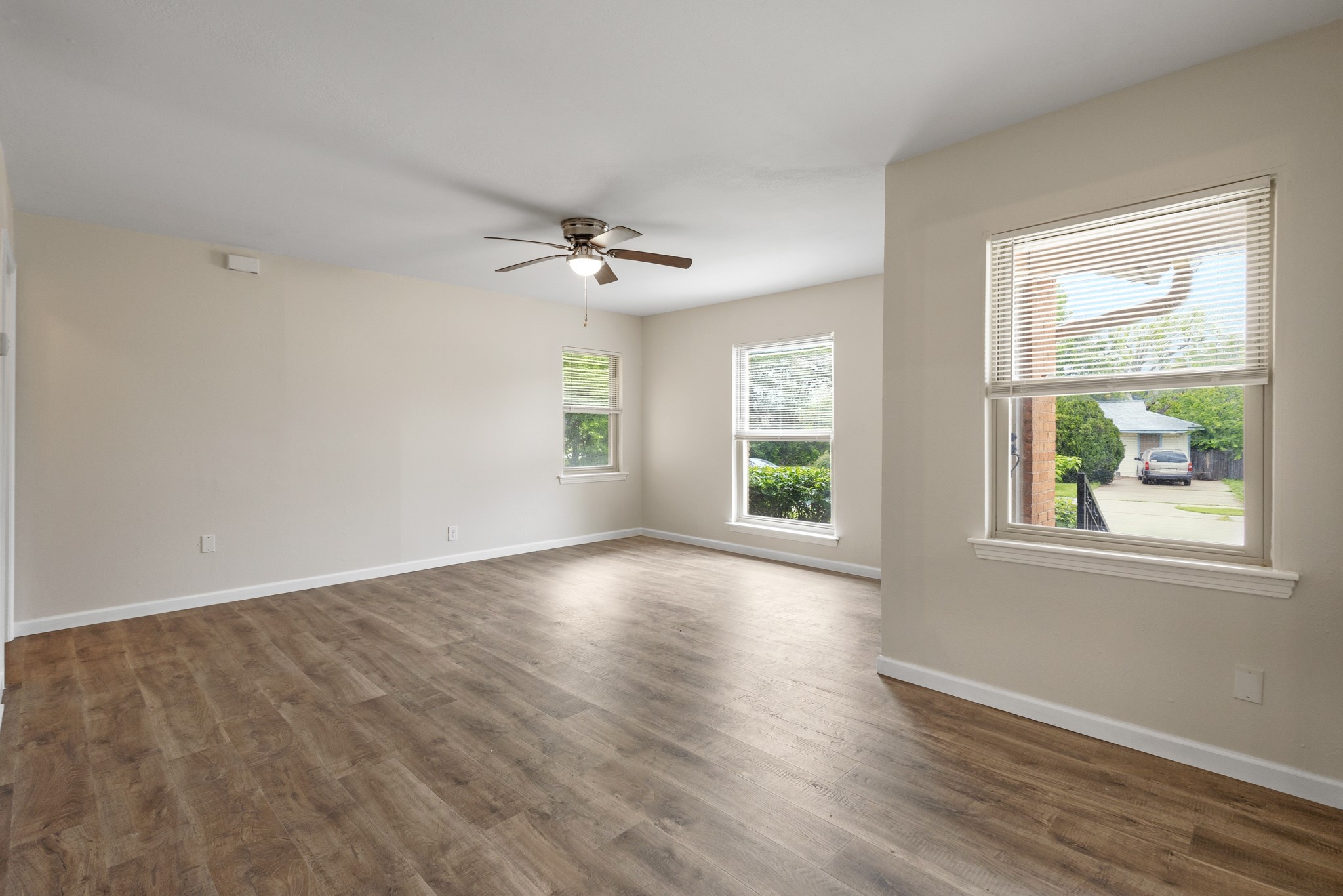 301 Meadowbrook Drive Arlington TX 76010