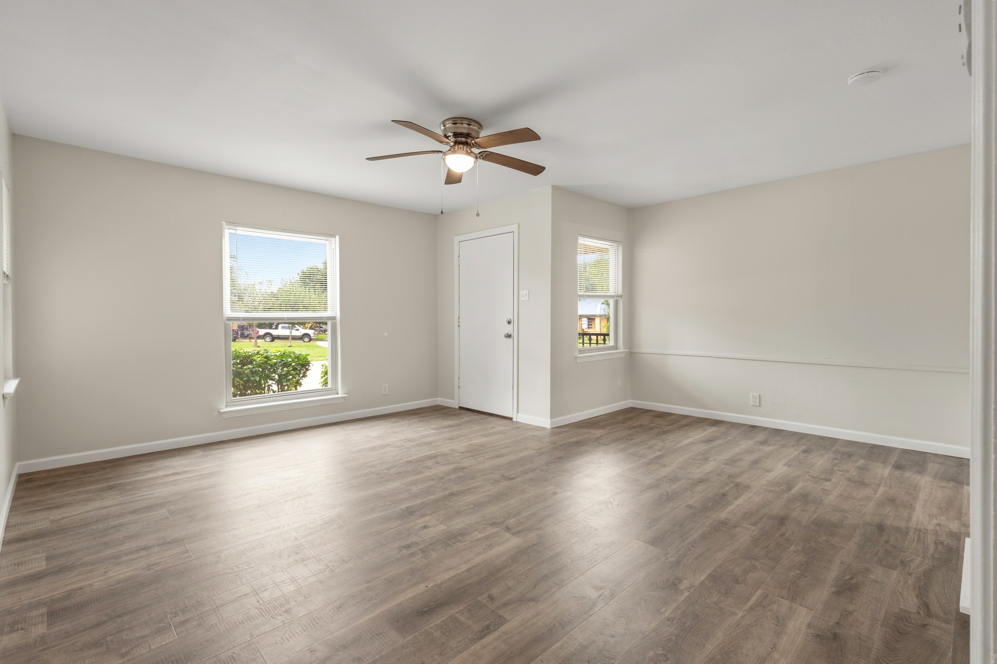 301 Meadowbrook Drive Arlington TX 76010