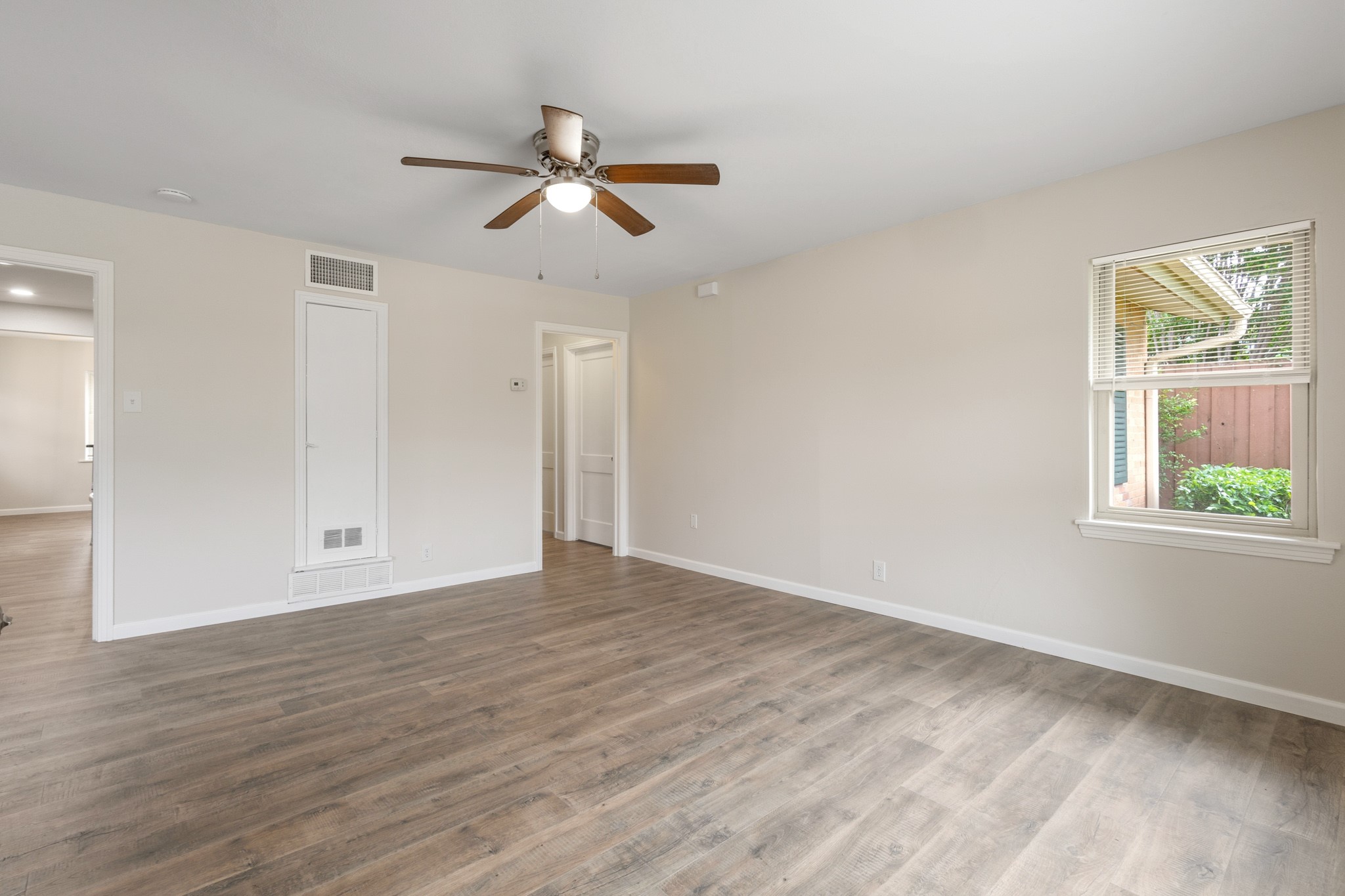 301 Meadowbrook Drive Arlington TX 76010