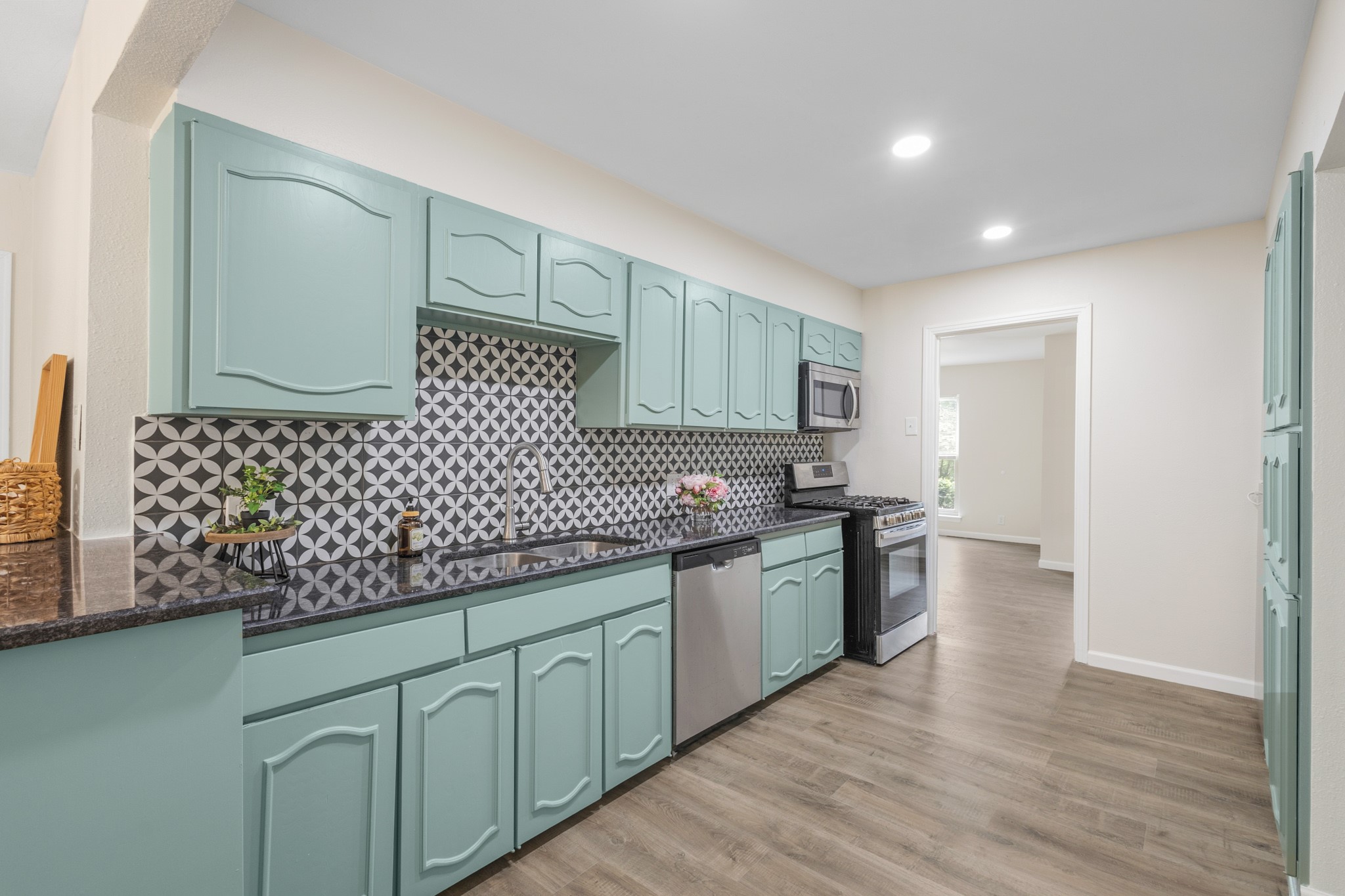 301 Meadowbrook Drive Arlington TX 76010
