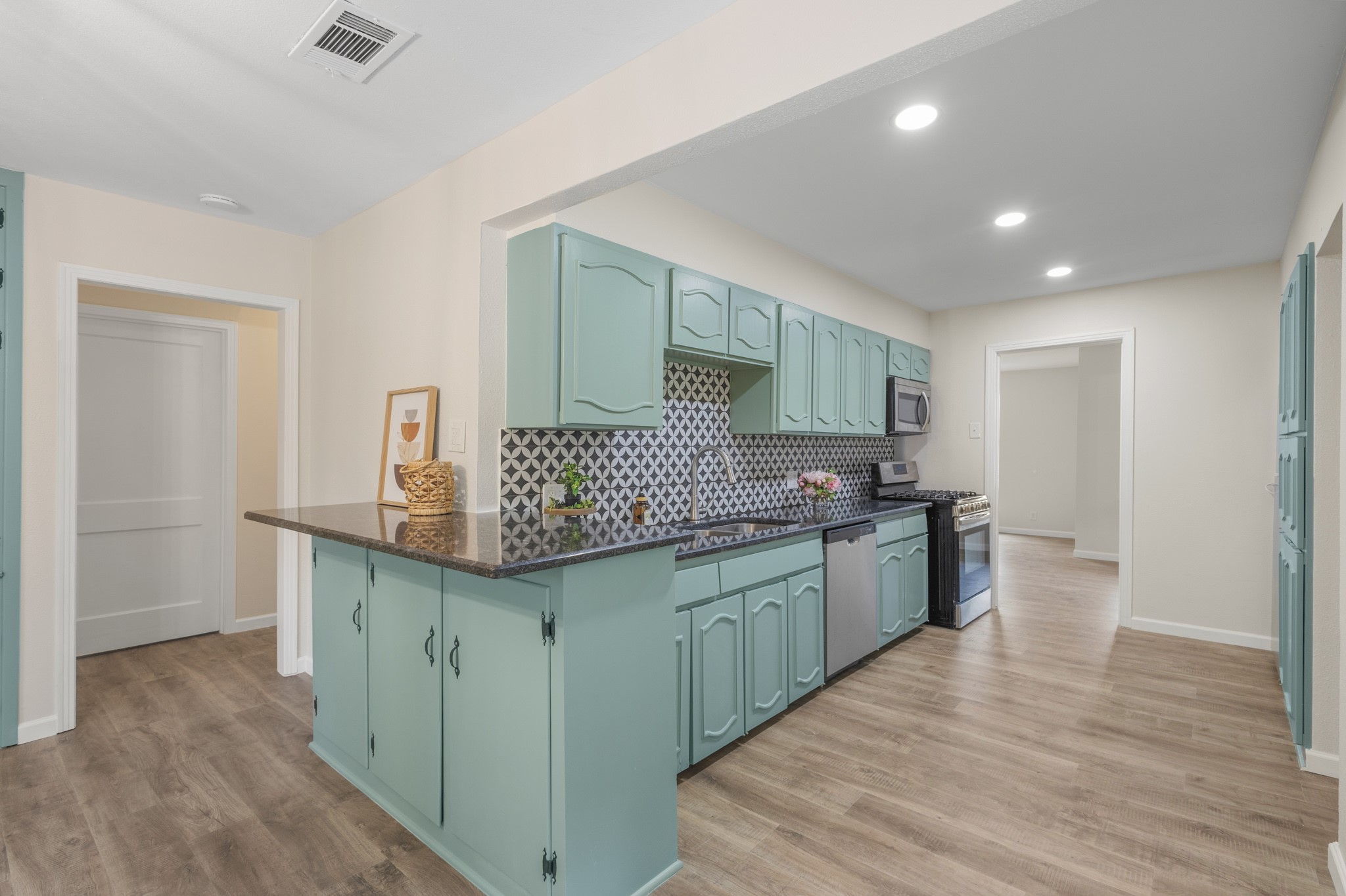 301 Meadowbrook Drive Arlington TX 76010