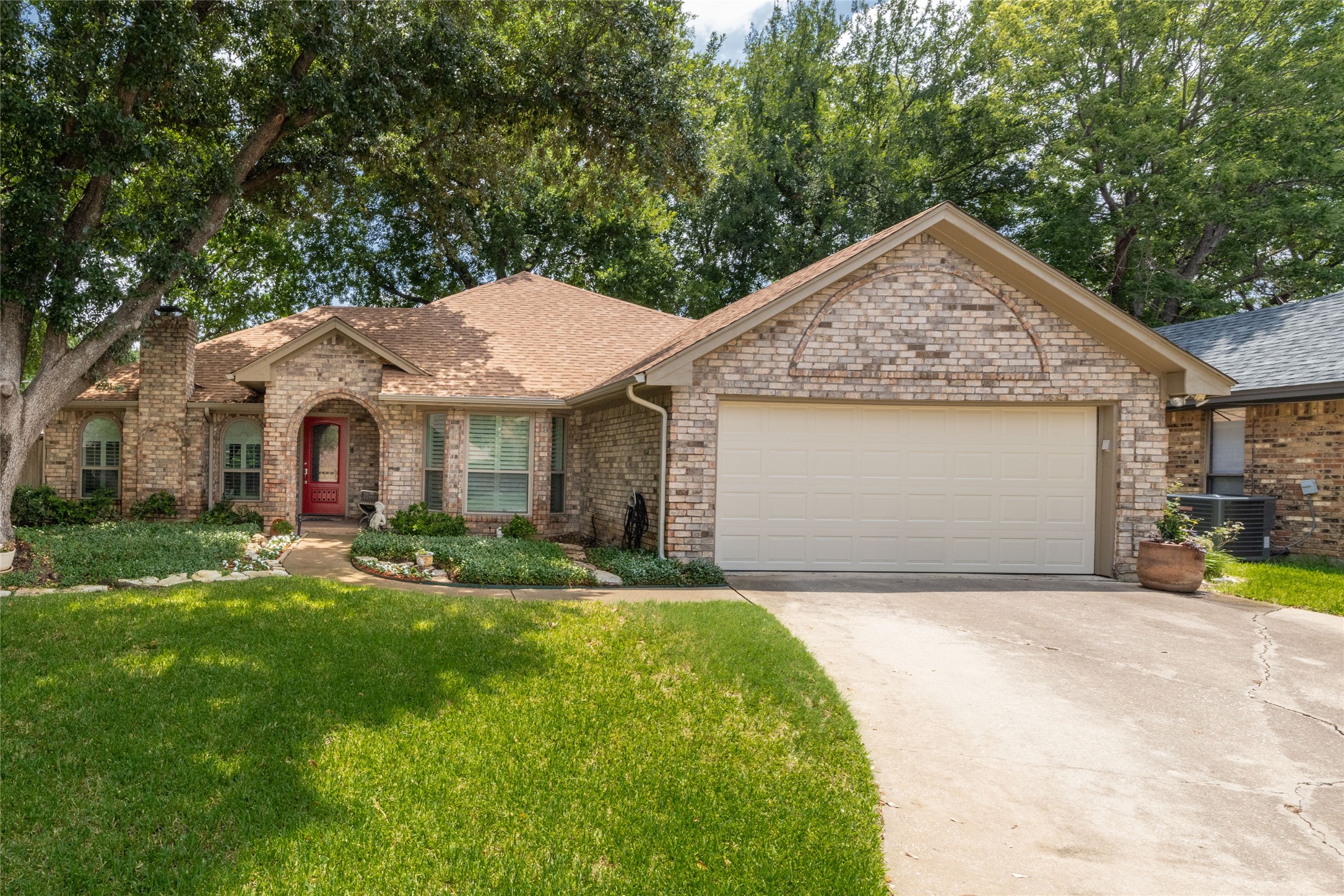 5205 Andalusia Court Arlington TX 76017